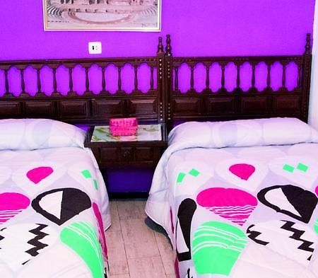 Hostal Salud Mérida Esterno foto